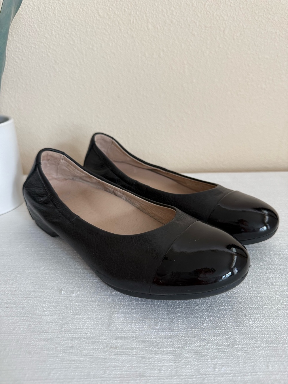 Dansko Classic Black Women's Leather Cap-Toe Ballet Flats